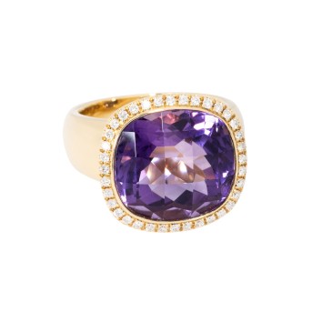 Ring mit Amethyst entouriert von Brillanten,