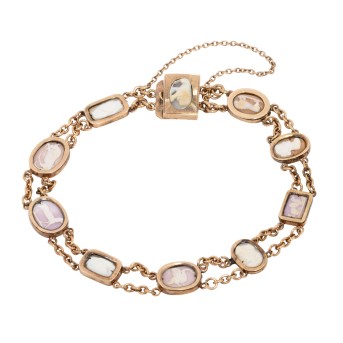 Historisches Armband mit kleinen Muschelkameen