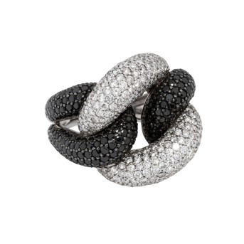 Ring mit Brillanten und schwarzen Diamanten,