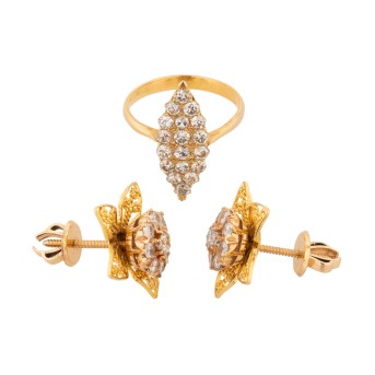 Schmuckset aus Ring und Ohrsteckern mit Diamanten,
