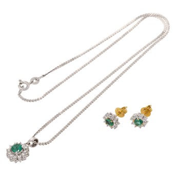 Schmuckset aus Collier und Ohrringen