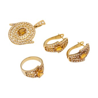 Schmuckset bestehend aus Ring, Ohrringen und Anhänger
