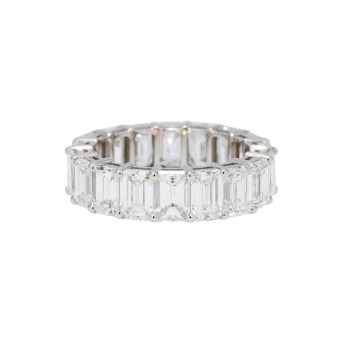 Imposanter Memoire Ring mit 18 Diamanten im Smaragdschliff zus. 9,53 ct.