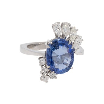Ring mit Saphir ca. 4 ct und Diamanten