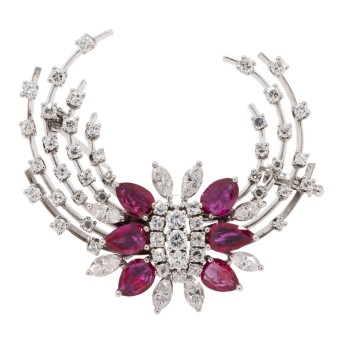 Brosche mit Rubintropfen zus. ca. 2,1 ct und Diamanten