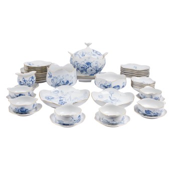 MEISSEN, 45-tlg. Speiseservice f. 6 Personen 'Blaue Blumen, Großer Ausschnitt', 2. Wahl, 20. Jh.