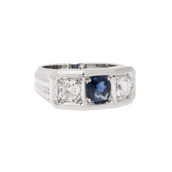 Ring mit Saphir und 2 Brillanten zus. ca. 0,85 ct,