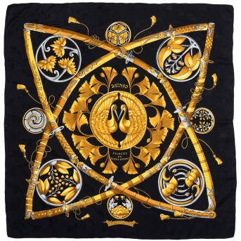 HERMÈS Seidencarré "DAIMYO PRINCES DU SOLEIL LEVANT".