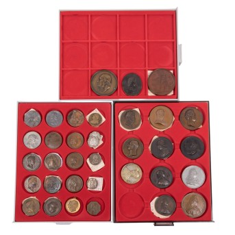 Gemischtes Konvolut aus insg. 25 Medaillen und Münzen,