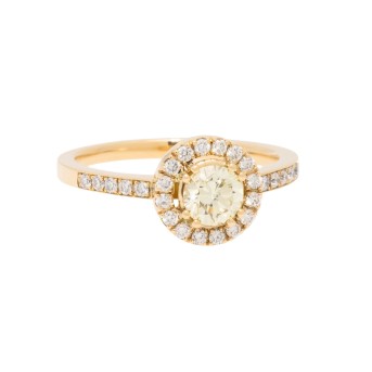 Feiner Ring mittig mit Brillant 0,61 ct, 