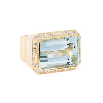 Imposanter  Ring mit 1 feinen Aquamarin 39 ct. im Achteck-Treppenschliff,