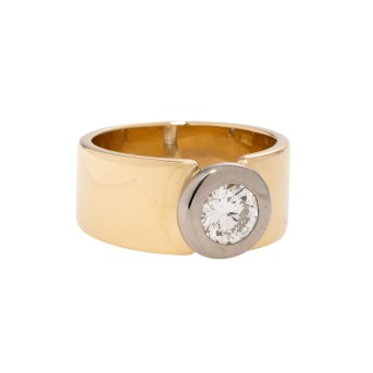 Solitärring mit Brillant von ca. 0,9 ct,