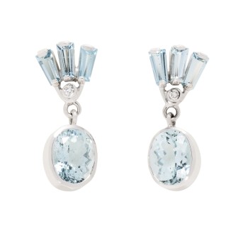 Ohrhänger mt feinen Aquamarinen im Oval- und Baguetteschliff zus. 6,6 ct.