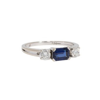 KURTZ Ring mit Saphir ca. 1,08 ct und 2 Brillanten