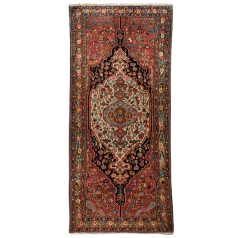 Orientteppich. NAVAHAND/PERSIEN, 1. Hälfte 20. Jh., 348x159 cm.