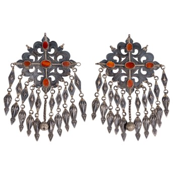 Paar Anhänger aus Silber und Karneol. TURKMENISTAN, um 1900.