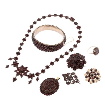 Konvolut Granatschmuck 7-teilig