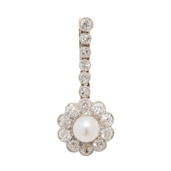 Anhänger mit Zuchtperle und Diamanten