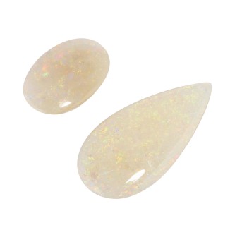 2 lose Opalcabochons