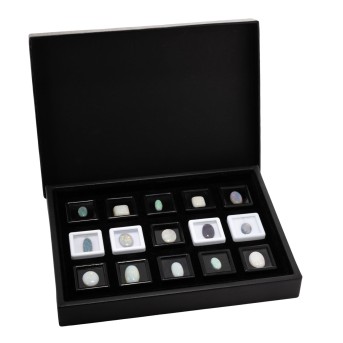 Sammlung von 15 Opalen