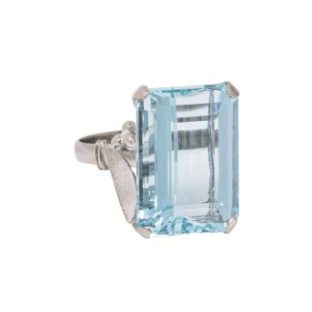 Ring mit Aquamarin