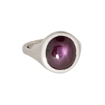 Ring mit Sternrubin von ca. 5,75 ct,