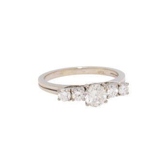 Ring mit zentralem Brillant ca. 0,55 ct,