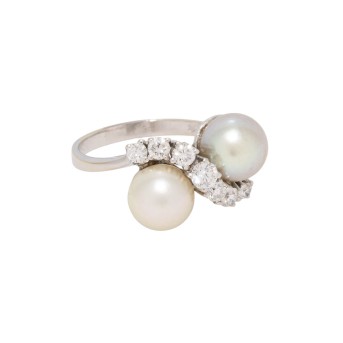 Ring mit Akoyaperlen und Brillanten