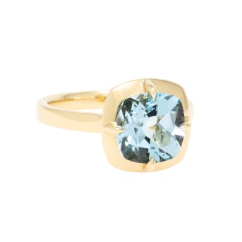 Ring mit einem feinen Aquamarin 3,53 ct. im Kissen-Schliff,