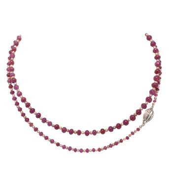 Collier mit Rubinkugeln und roséfarbigen Perlen