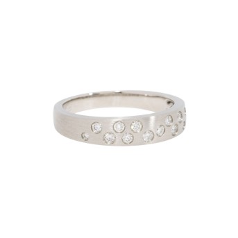 Ring mit 13 Brillanten von zus. ca. 0,20 ct, 