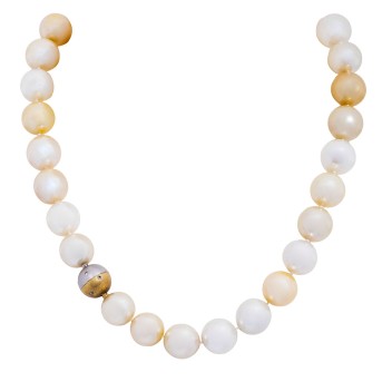 Südseeperlen-Collier im Verlauf  13-15 mm.