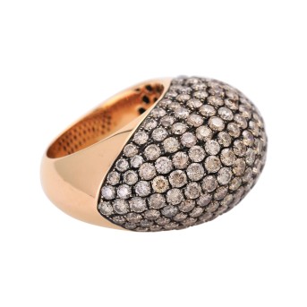 Edler Damenring. Bes. mit naturbraunen Diam.-Brill. zus. 8,72 cts.