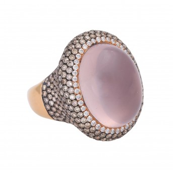 Ladies ring. Set with 1 rose quartz and brown and white diam. brill. totaling 3.81 cts. W/VSI.