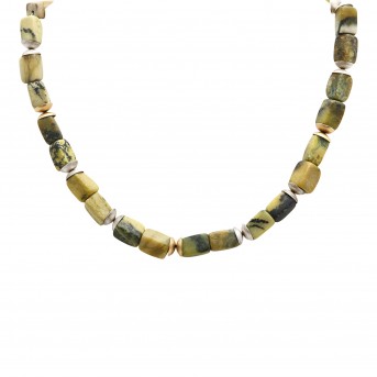 Specksteinkette, quaderförmig mit Zwischenteilen und Bajonettschließe;