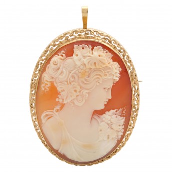 Brooch / pendant w. shell cameo