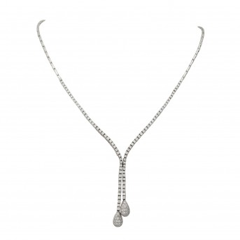 Feines Collier mit pavé-gefasst. Tropfenenden,