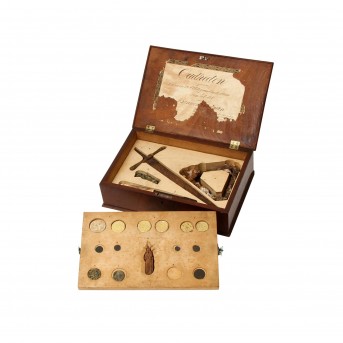 Faszinierender Schaukasten für Antiquitäten, wohl Niederlande 19.Jh./Anfang 20.Jh.