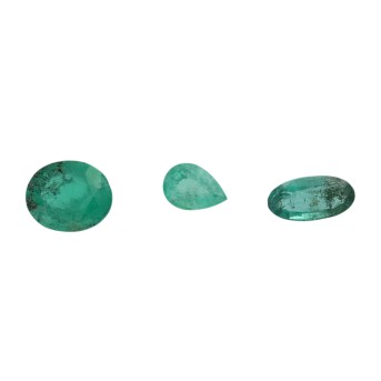 Mixed lot of 3 loose fac. emeralds,