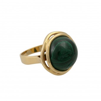 Ring with malachite cabochon,