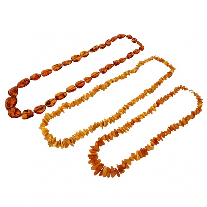 Convolute 3 amber necklaces, 