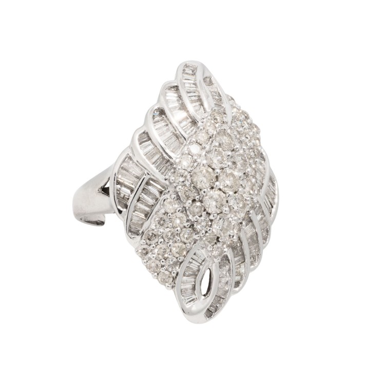 Ring mit 133 Diamanten zus. 4,80 ct (grav.), 