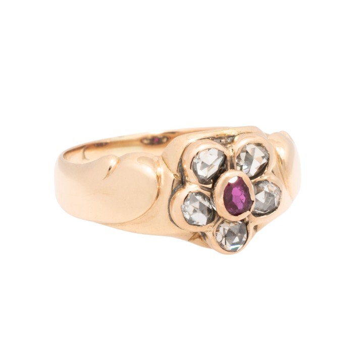 Ring mit Rubin, 