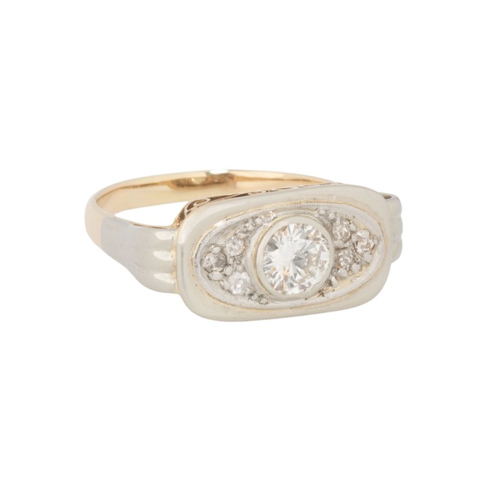 Ring mit Brillant und 6 Diamantrosen, 