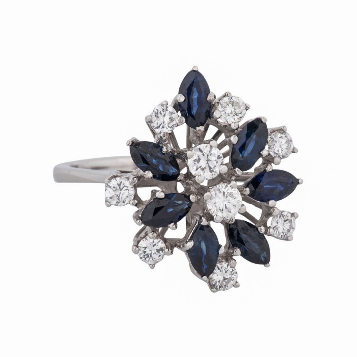 Ring mit 7 Saphiren, 