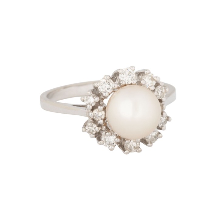 Ring mit Akoyaperle, Brillanten  