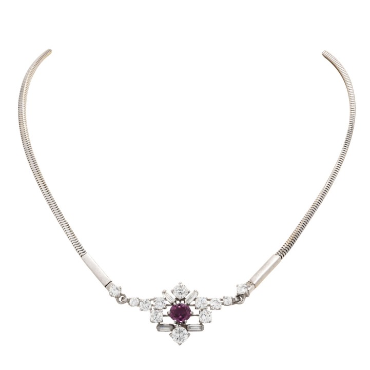 Necklace with fine 'vivid' pink sapphire  