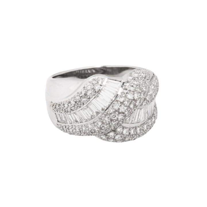 Ring with diamonds totaling approx. 2.5 ct, 