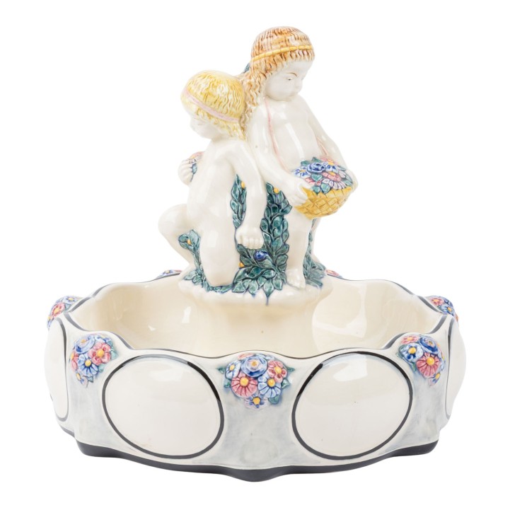 KARLSRUHER MAJOLIKA 'Fruit bowl with 3 girls' from 1908 