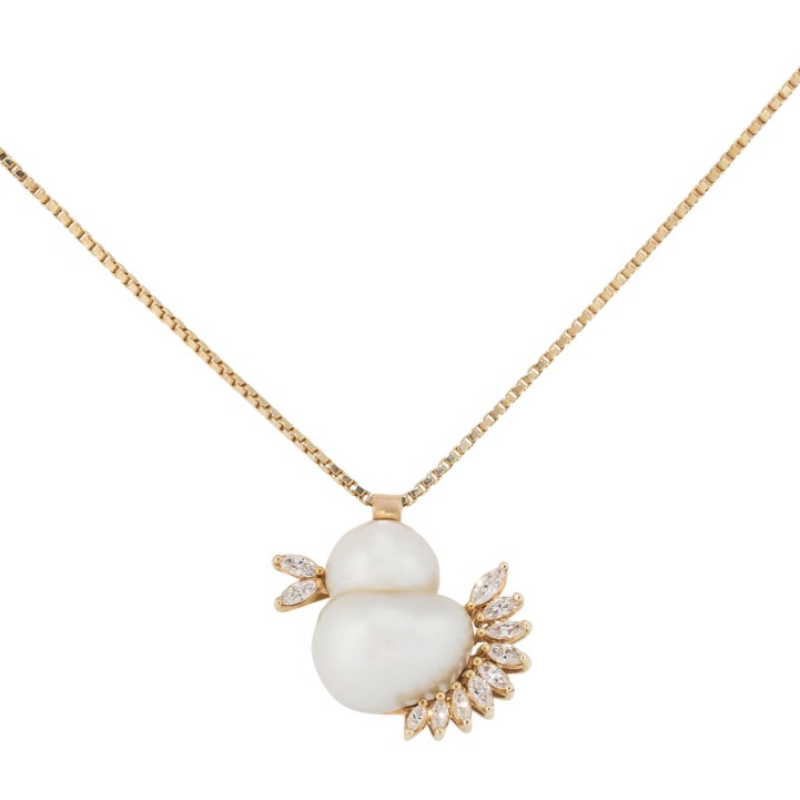 Anhänger 'Vögelchen' aus einer Perle und Diamanten  